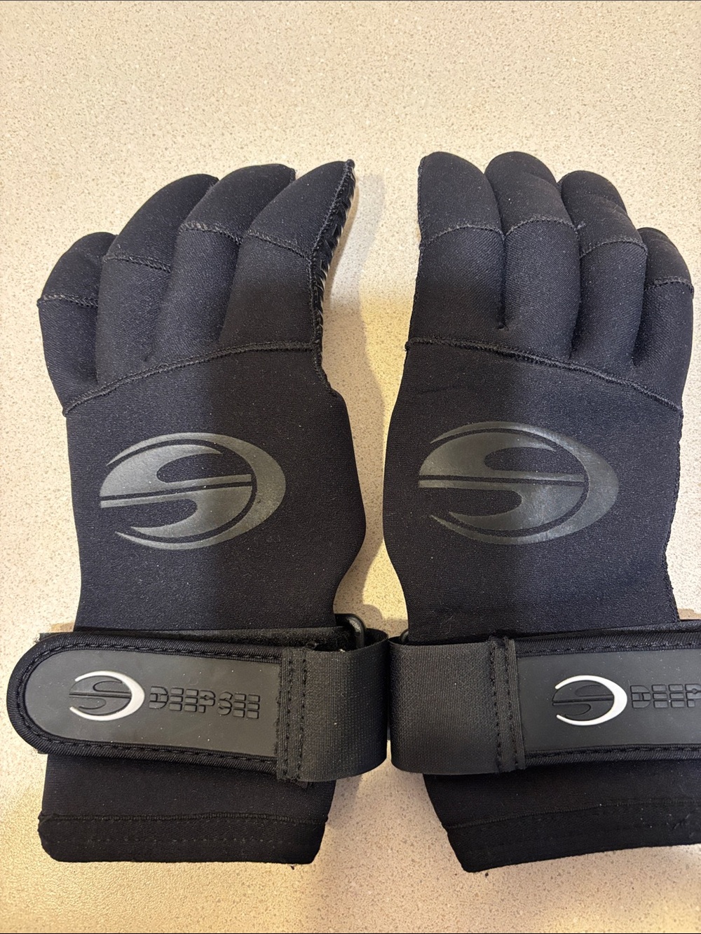 Deepsee Black Dive Neoprene Gloves with Wrist Straps